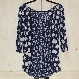 Navy and white floral scoop neck 3/4 sleeve pullover w/ gold buttons blouse‎ XL